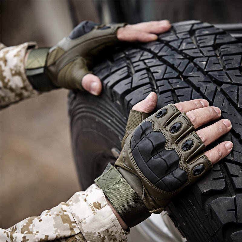 Archon Guantes outdoor