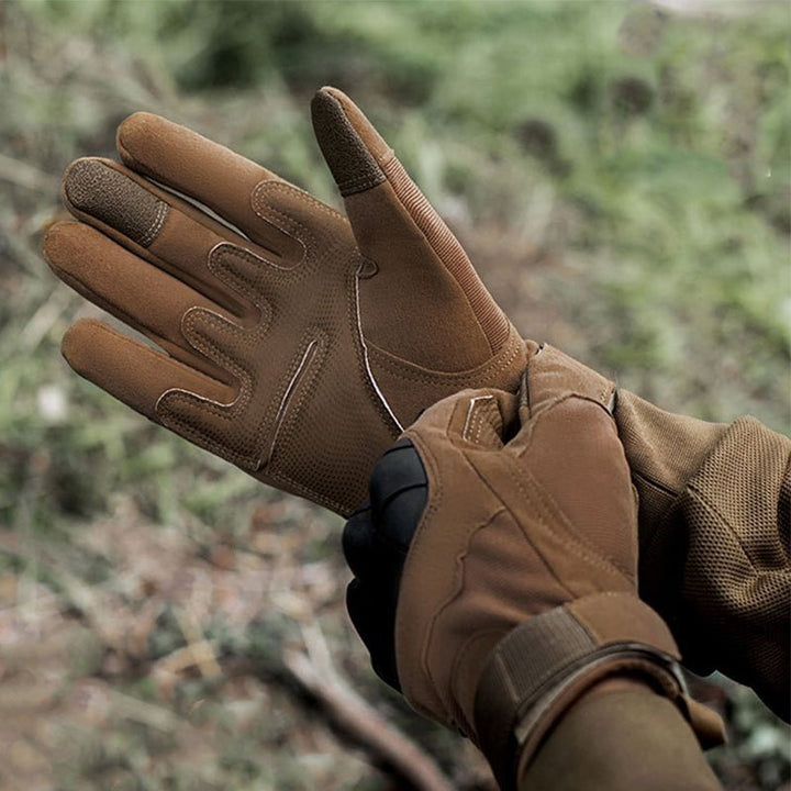 Archon Guantes outdoor